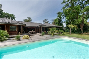 villa à la vente -   33000  BORDEAUX, surface 3 m2 vente villa - UBI423227374